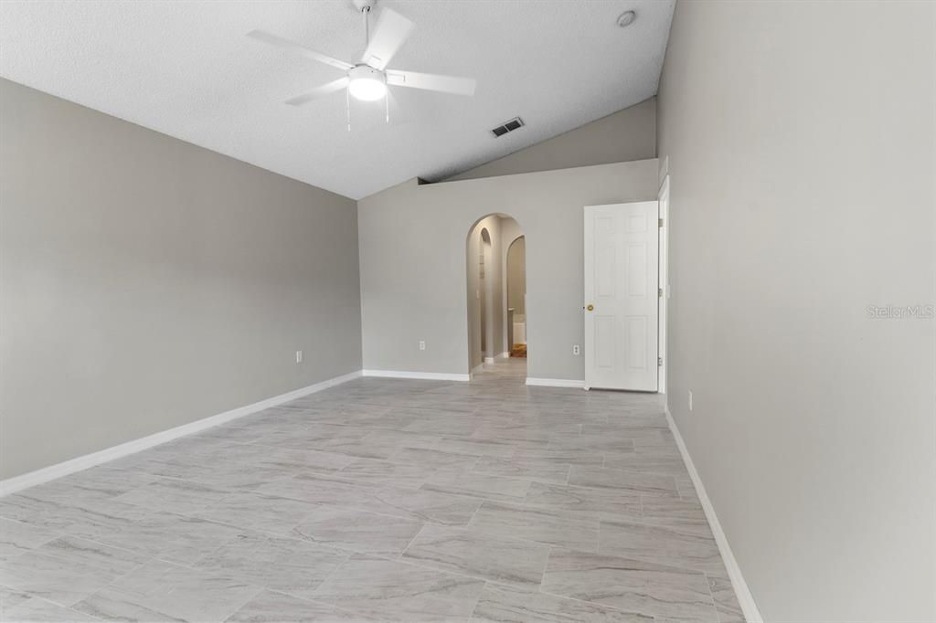 For Rent: $2,300 (3 beds, 2 baths, 1932 Square Feet)