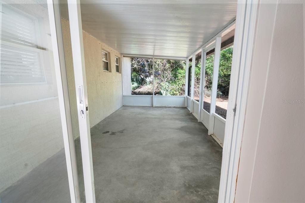 For Rent: $2,300 (3 beds, 2 baths, 1932 Square Feet)