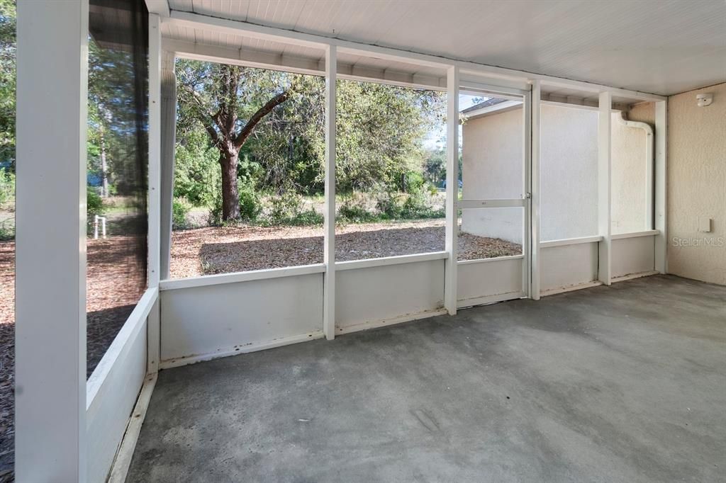 For Rent: $2,300 (3 beds, 2 baths, 1932 Square Feet)