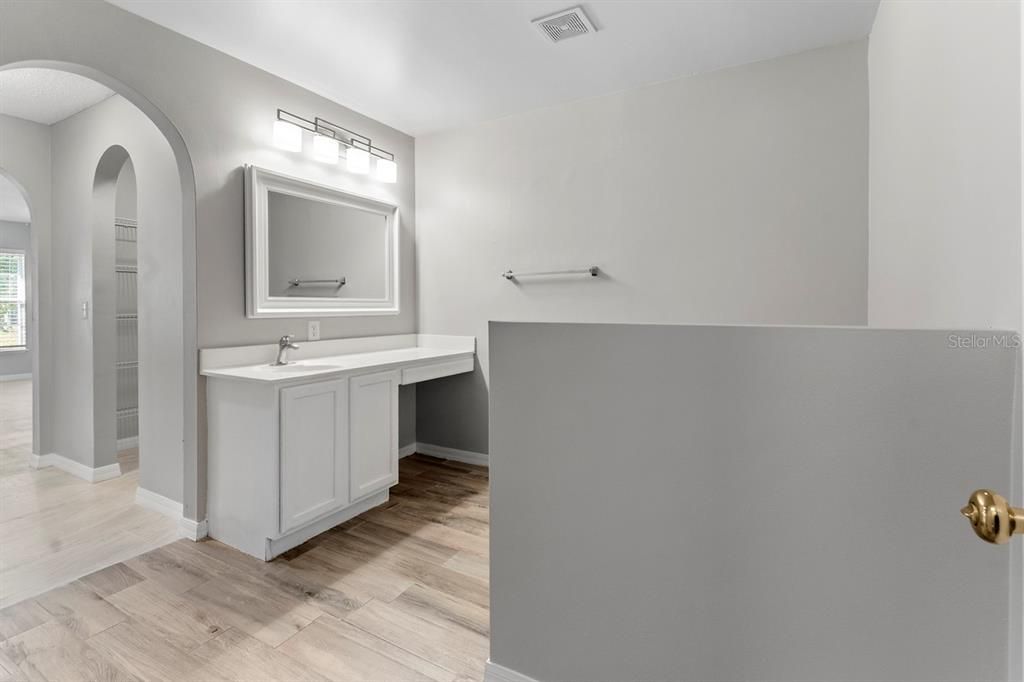 For Rent: $2,300 (3 beds, 2 baths, 1932 Square Feet)