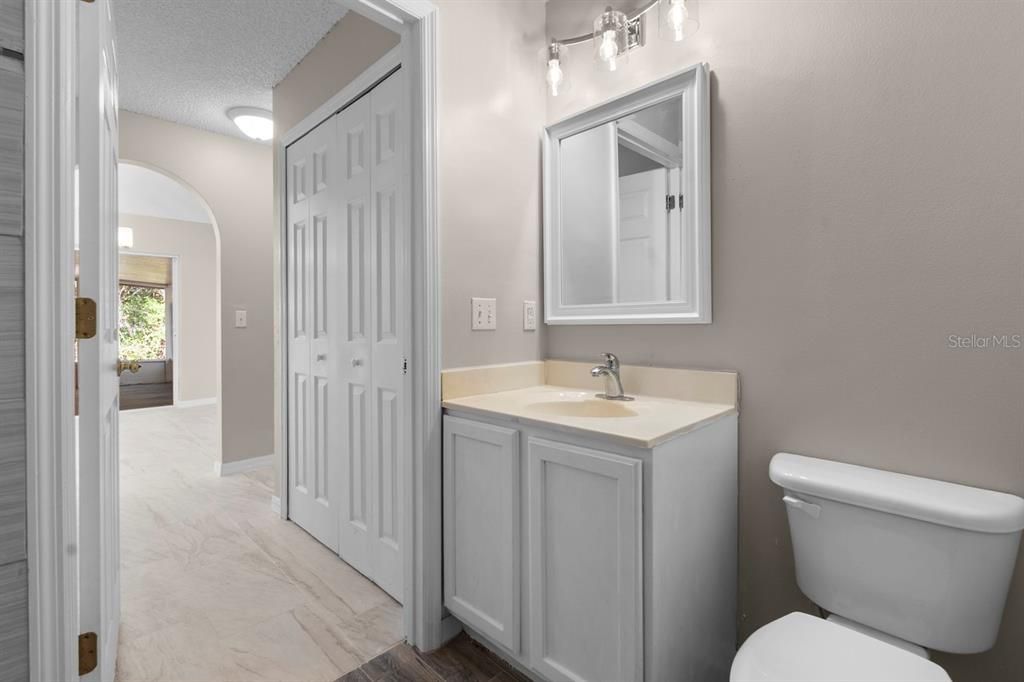 For Rent: $2,300 (3 beds, 2 baths, 1932 Square Feet)