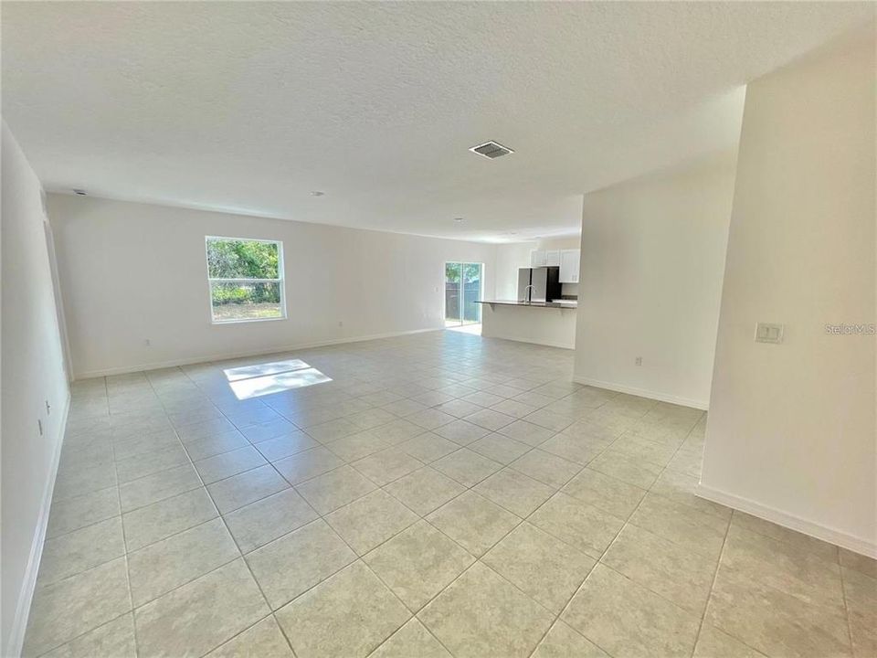 For Rent: $2,500 (4 beds, 2 baths, 1867 Square Feet)