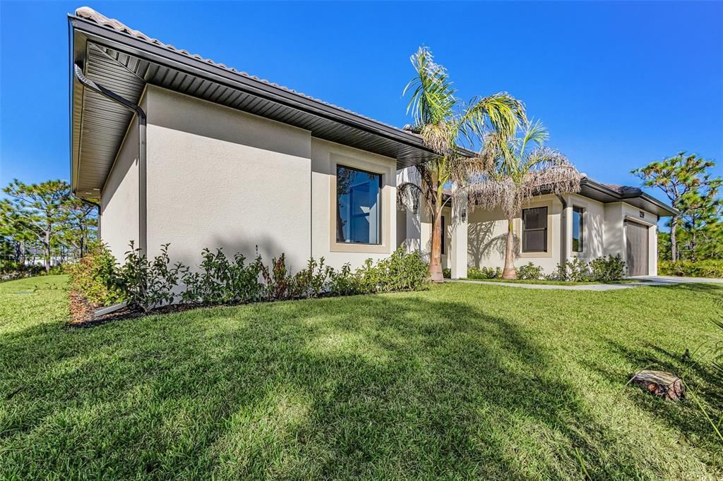 待售: $1,000,000 (4 贝兹, 3 浴室, 2002 平方英尺)