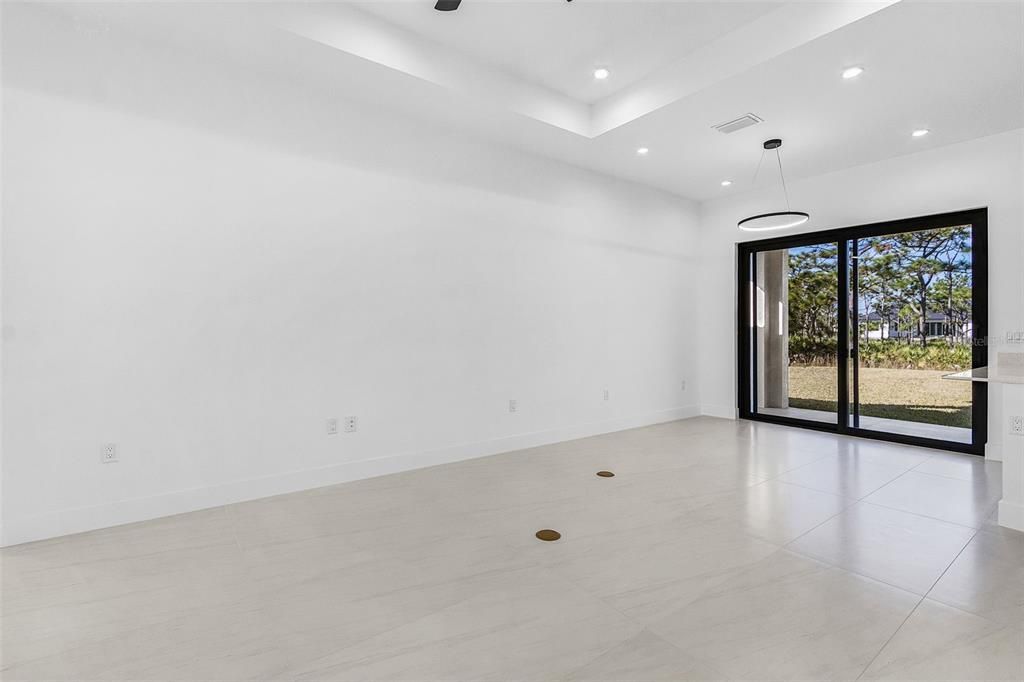 待售: $1,000,000 (4 贝兹, 3 浴室, 2002 平方英尺)