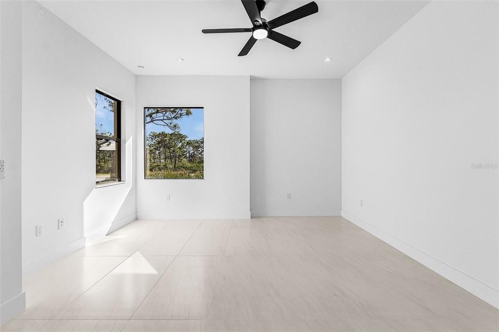 待售: $1,000,000 (4 贝兹, 3 浴室, 2002 平方英尺)