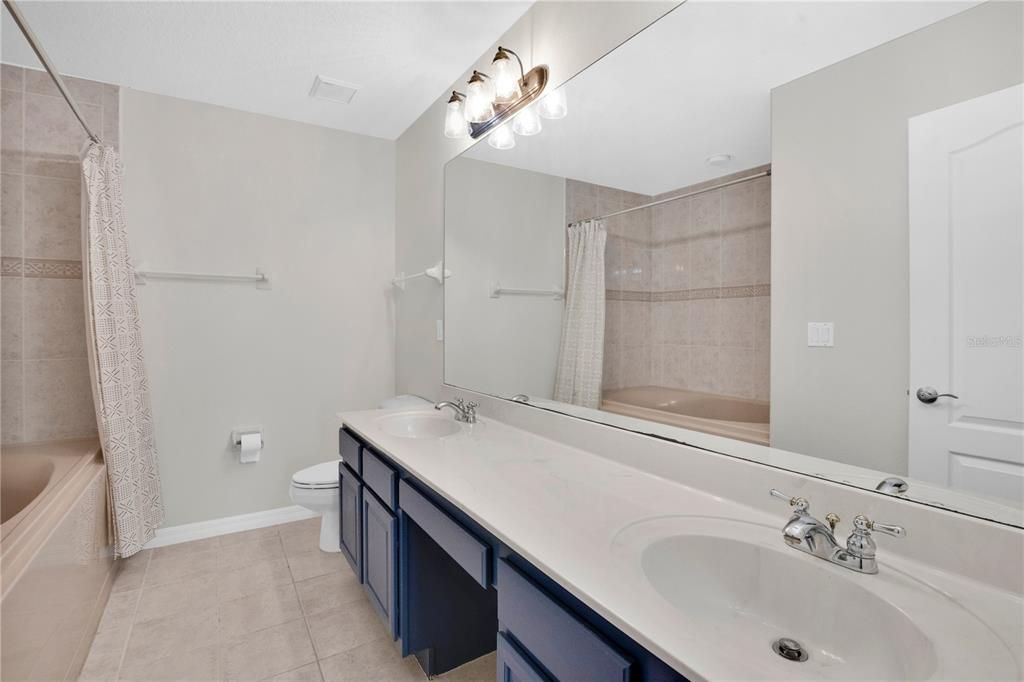 На продажу: $309,000 (2 спален, 3 ванн, 1506 Квадратных фут)