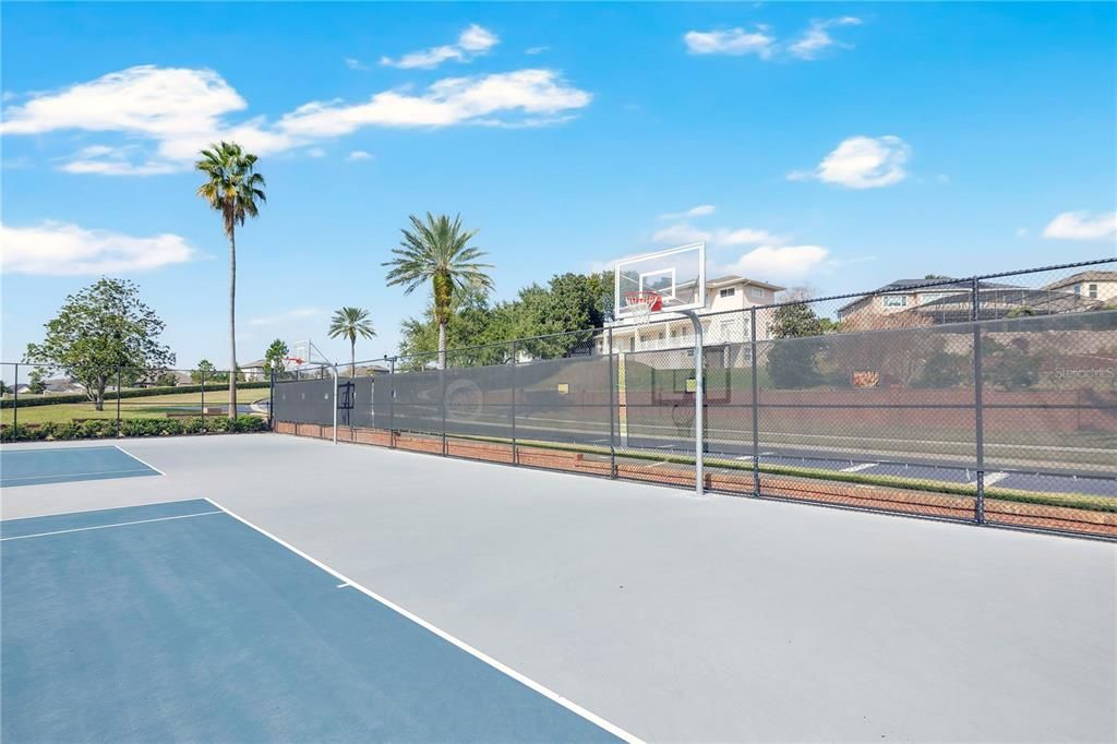 Activo con contrato: $279,000 (2 camas, 3 baños, 1506 Pies cuadrados)