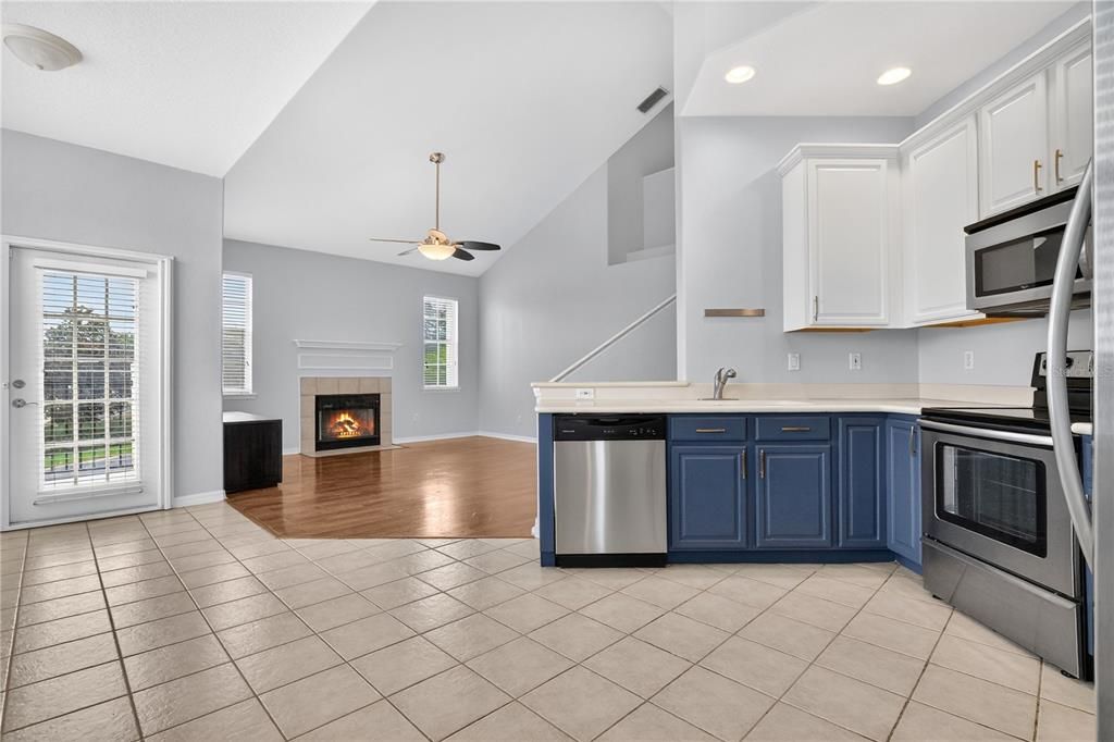 На продажу: $309,000 (2 спален, 3 ванн, 1506 Квадратных фут)