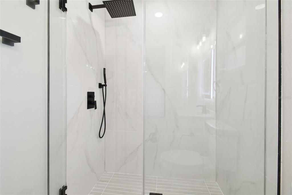 待售: $425,000 (3 贝兹, 2 浴室, 1073 平方英尺)