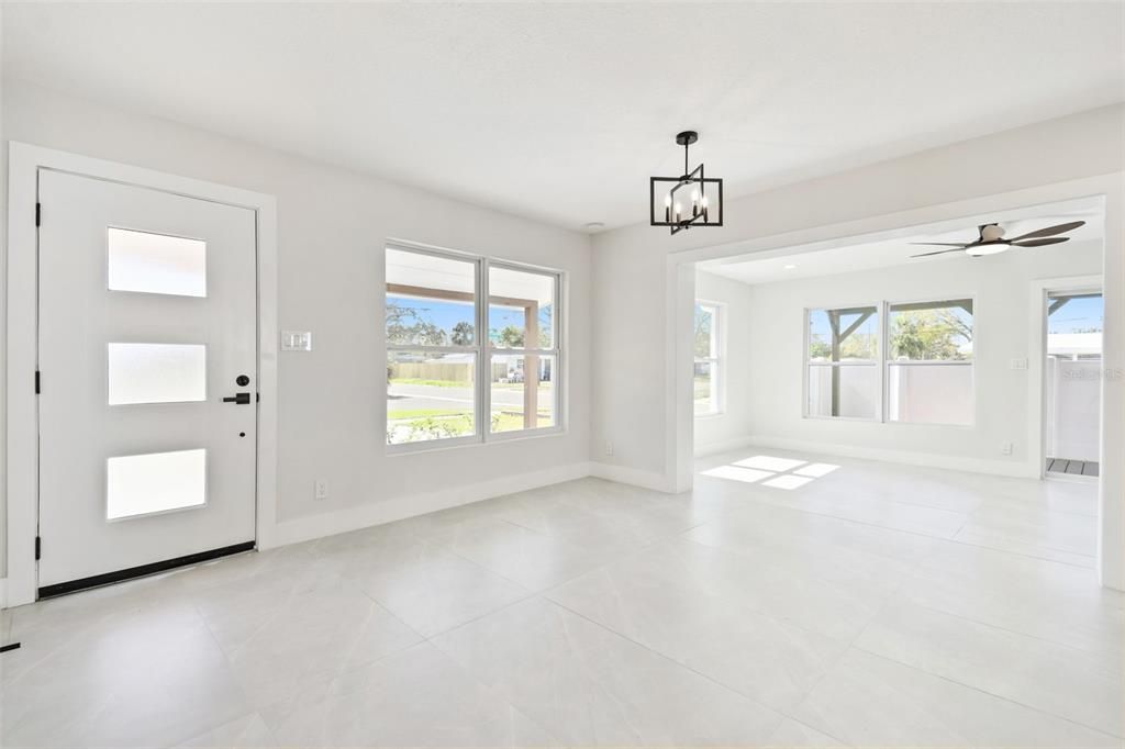 待售: $425,000 (3 贝兹, 2 浴室, 1073 平方英尺)