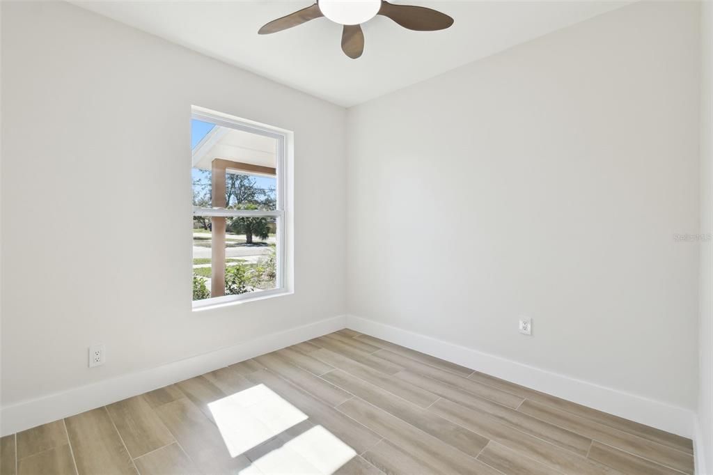 待售: $425,000 (3 贝兹, 2 浴室, 1073 平方英尺)