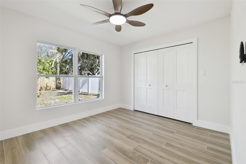 待售: $425,000 (3 贝兹, 2 浴室, 1073 平方英尺)