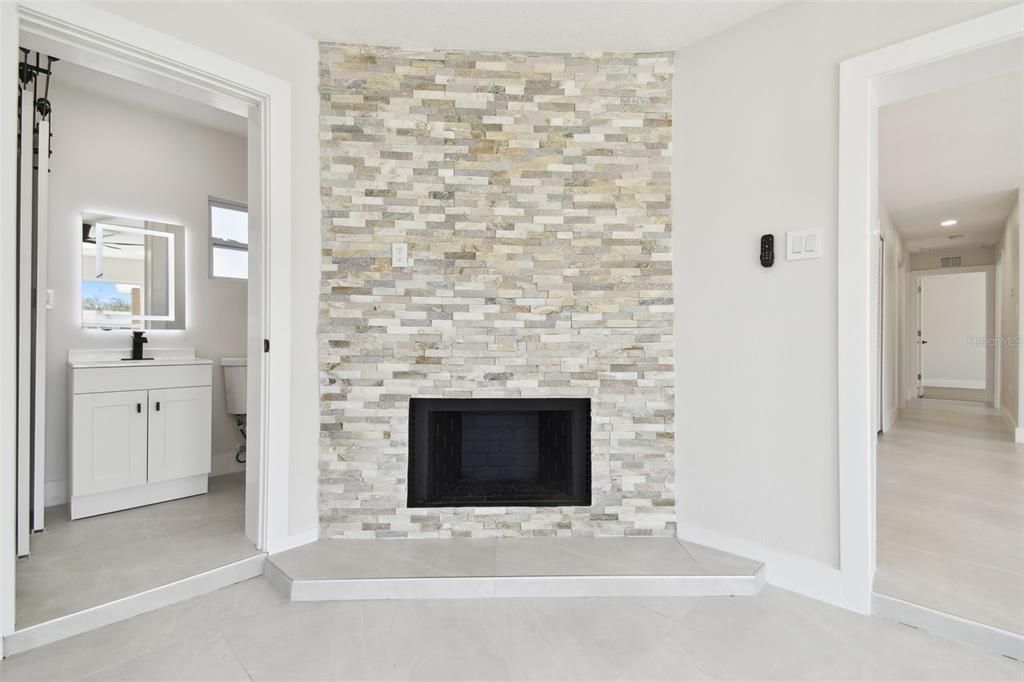 待售: $425,000 (3 贝兹, 2 浴室, 1073 平方英尺)