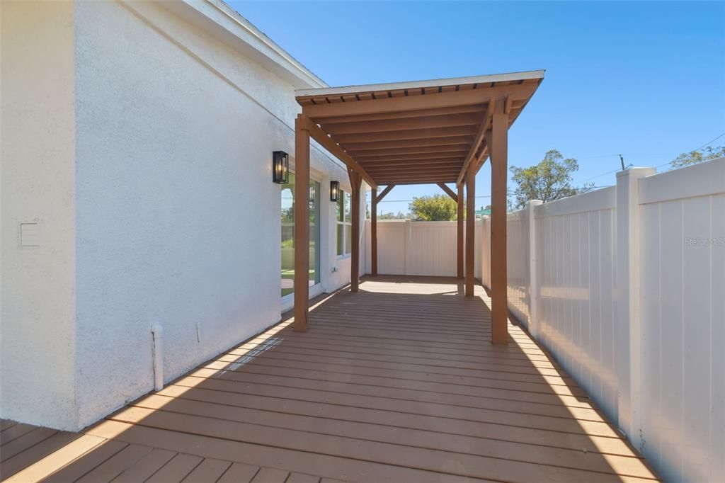 待售: $425,000 (3 贝兹, 2 浴室, 1073 平方英尺)