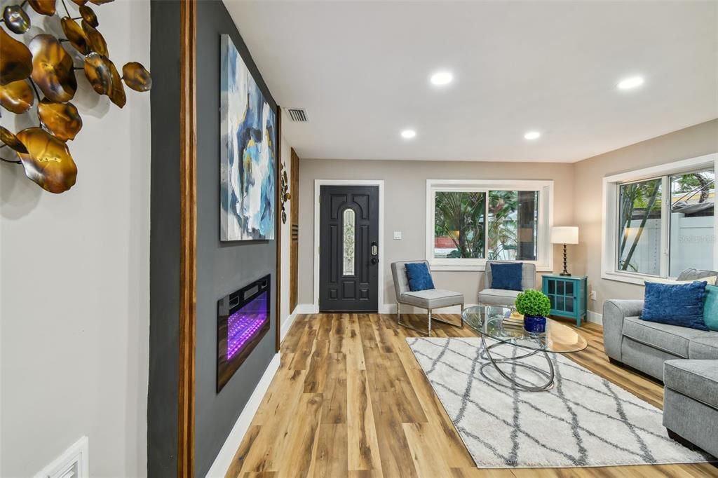 На продажу: $529,900 (2 спален, 1 ванн, 1038 Квадратных фут)