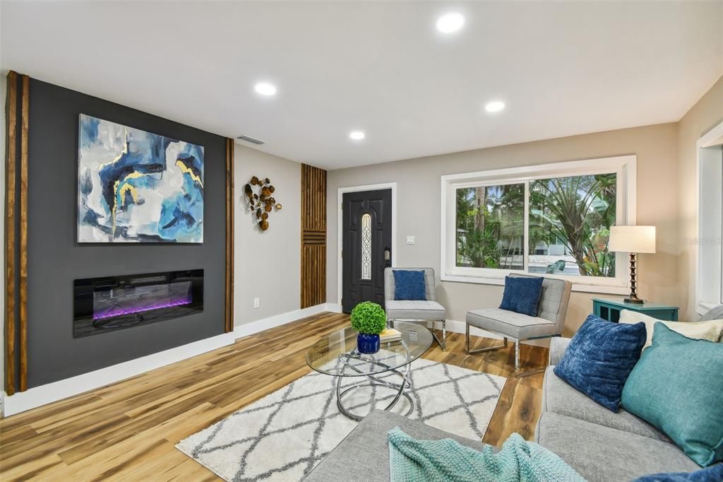 На продажу: $529,900 (2 спален, 1 ванн, 1038 Квадратных фут)