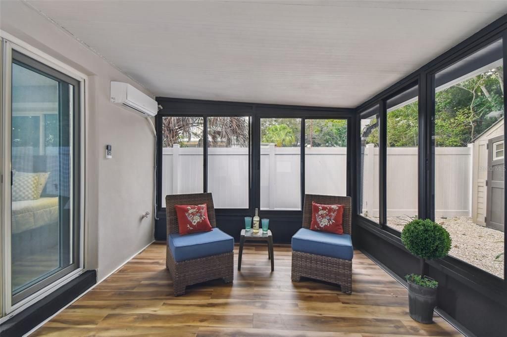 На продажу: $529,900 (2 спален, 1 ванн, 1038 Квадратных фут)