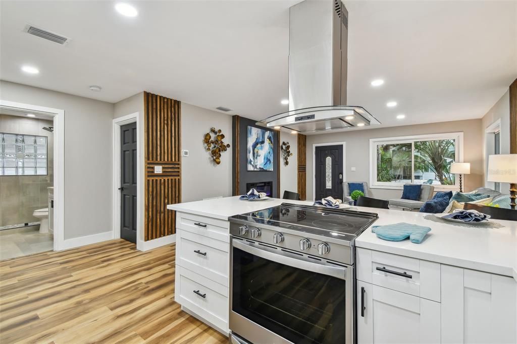 На продажу: $529,900 (2 спален, 1 ванн, 1038 Квадратных фут)