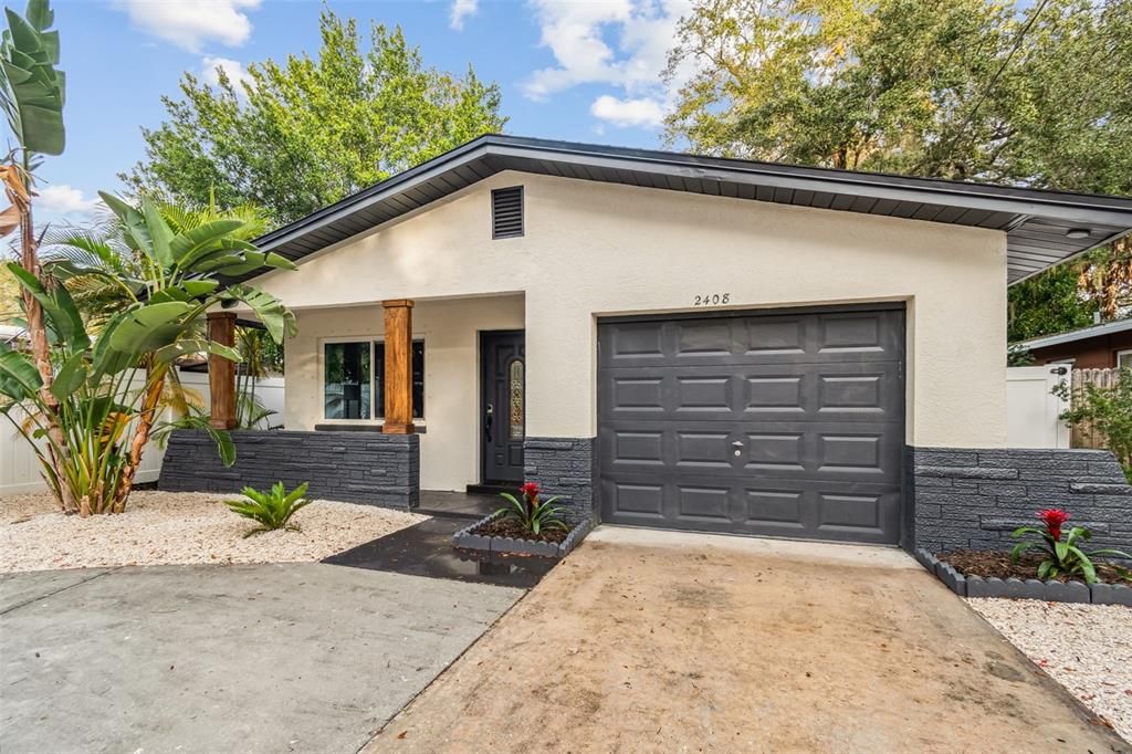 На продажу: $529,900 (2 спален, 1 ванн, 1038 Квадратных фут)