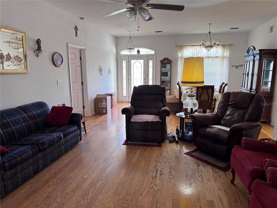 For Sale: $339,000 (3 beds, 2 baths, 1861 Square Feet)