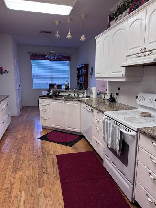 For Sale: $339,000 (3 beds, 2 baths, 1861 Square Feet)