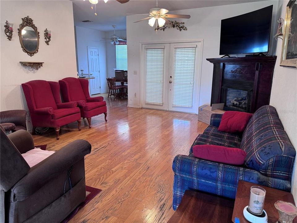 For Sale: $339,000 (3 beds, 2 baths, 1861 Square Feet)