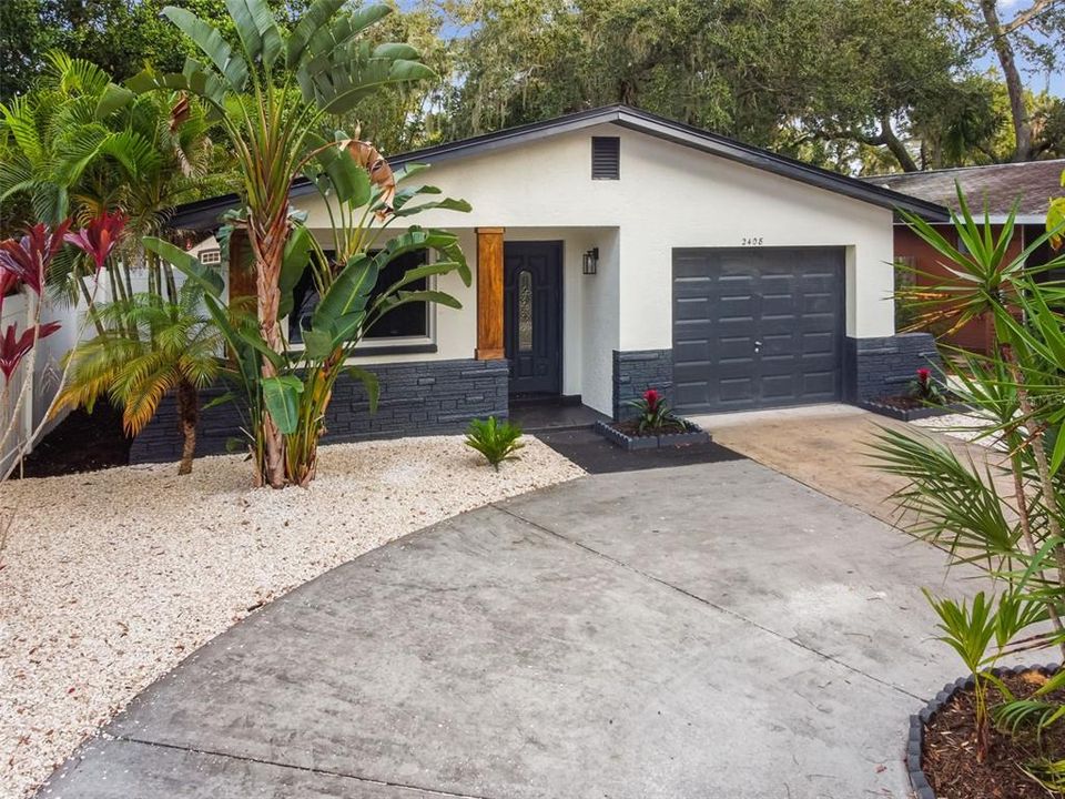 出租: $2,895 (2 贝兹, 1 浴室, 1038 平方英尺)