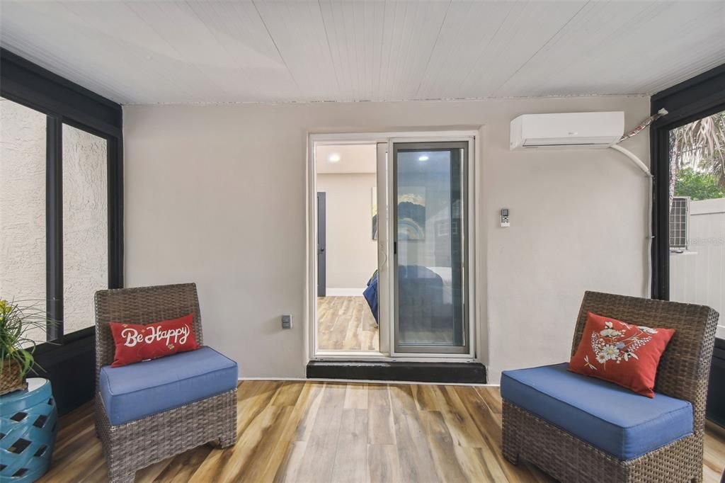 出租: $2,895 (2 贝兹, 1 浴室, 1038 平方英尺)