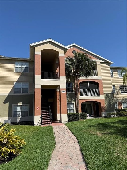 For Rent: $2,000 (3 beds, 2 baths, 1180 Square Feet)