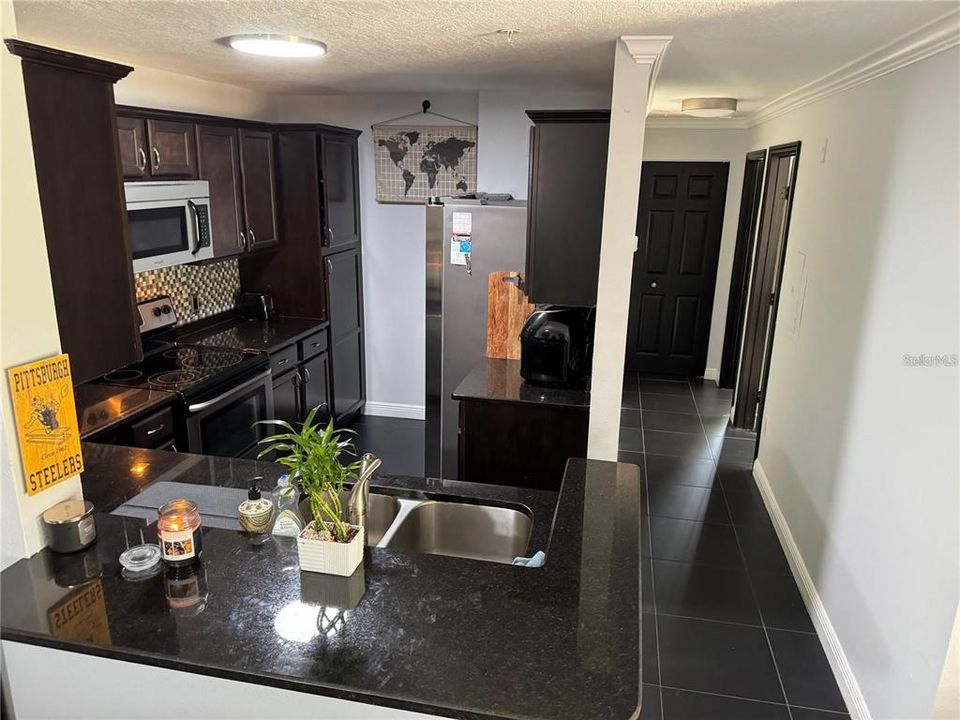 For Rent: $2,000 (3 beds, 2 baths, 1180 Square Feet)