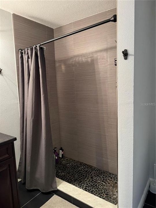 For Rent: $2,000 (3 beds, 2 baths, 1180 Square Feet)