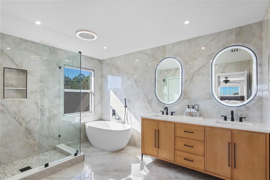 En Venta: $525,000 (6 camas, 3 baños, 2998 Pies cuadrados)