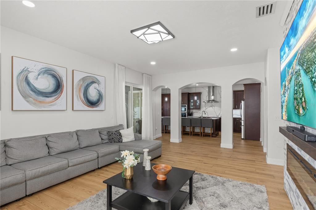 En Venta: $525,000 (6 camas, 3 baños, 2998 Pies cuadrados)