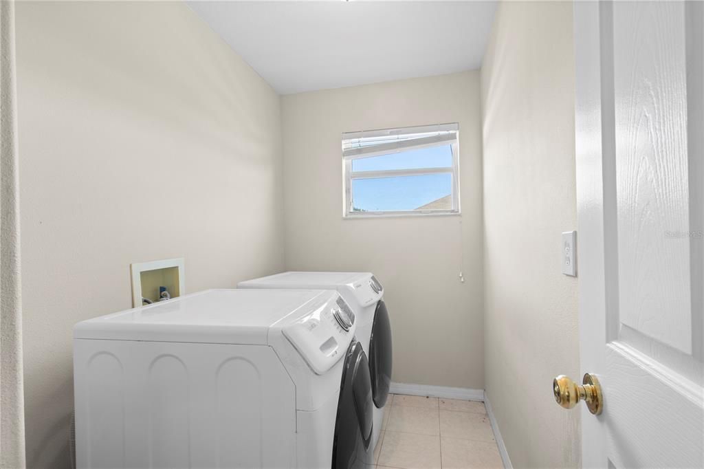 En Venta: $525,000 (6 camas, 3 baños, 2998 Pies cuadrados)