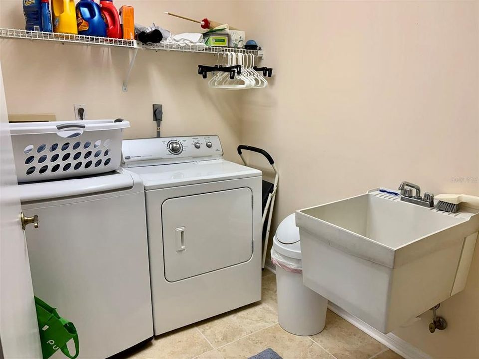 For Sale: $525,000 (3 beds, 2 baths, 2340 Square Feet)