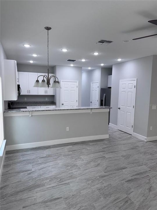 For Rent: $2,600 (3 beds, 2 baths, 1889 Square Feet)