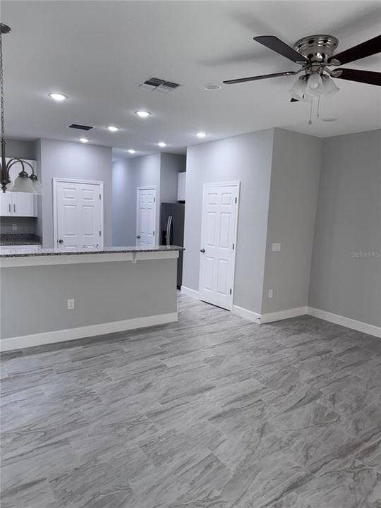 For Rent: $2,600 (3 beds, 2 baths, 1889 Square Feet)