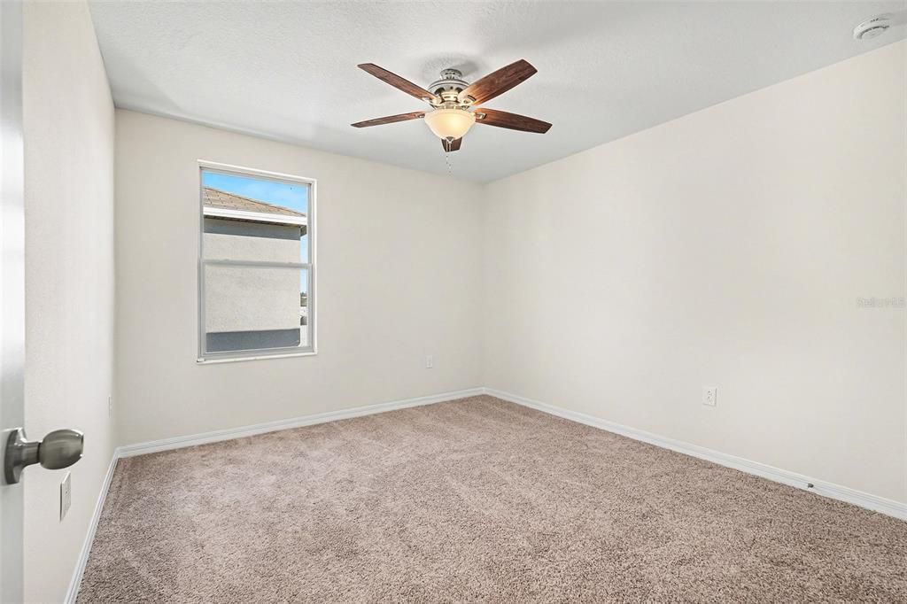 For Sale: $349,900 (5 beds, 2 baths, 2415 Square Feet)