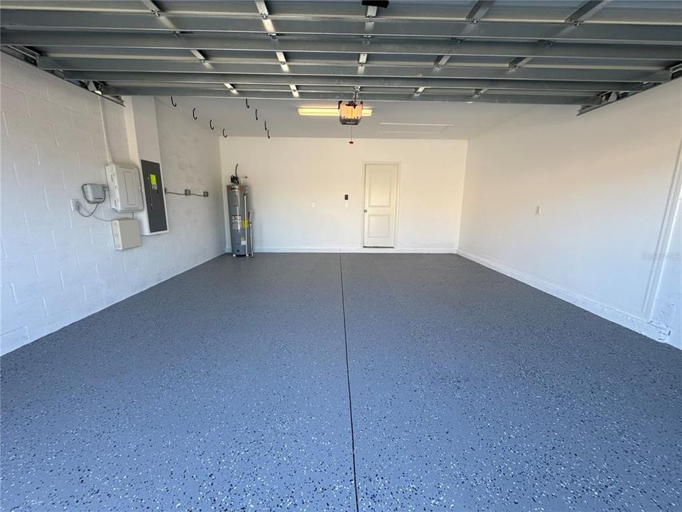 For Sale: $349,900 (5 beds, 2 baths, 2415 Square Feet)