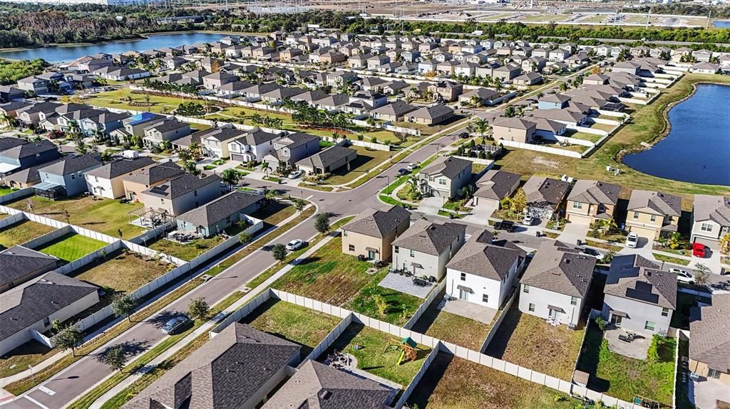 For Sale: $349,900 (5 beds, 2 baths, 2415 Square Feet)