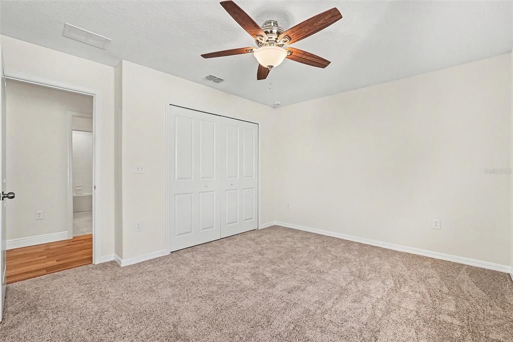 For Sale: $349,900 (5 beds, 2 baths, 2415 Square Feet)