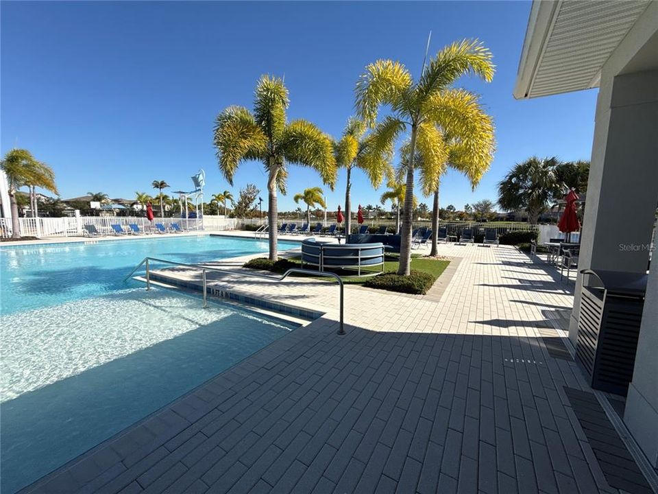 For Sale: $349,900 (5 beds, 2 baths, 2415 Square Feet)