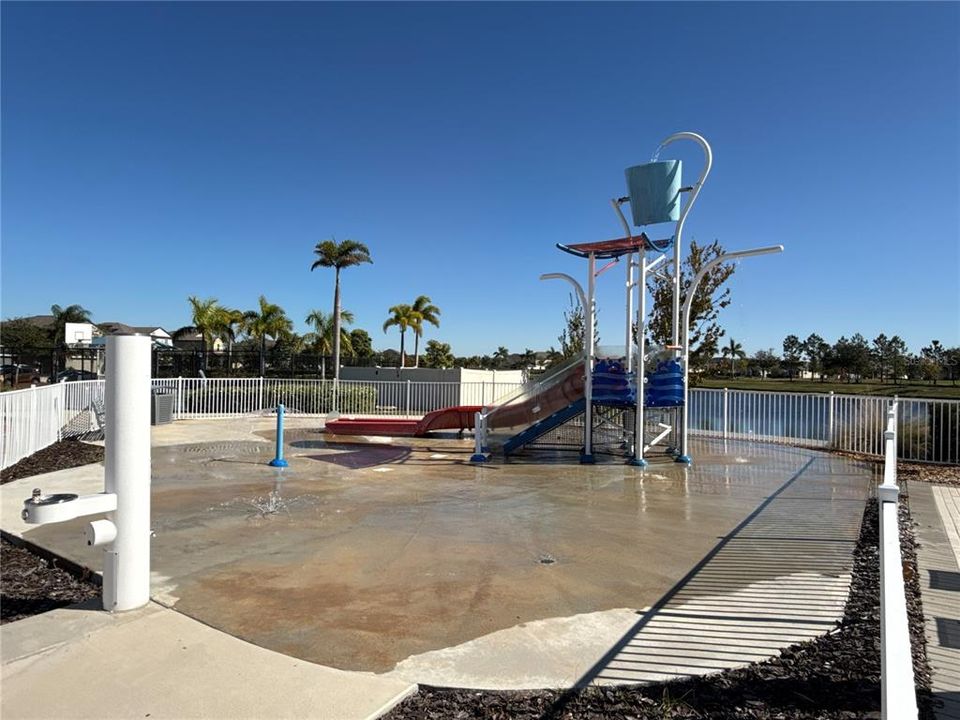 For Sale: $349,900 (5 beds, 2 baths, 2415 Square Feet)