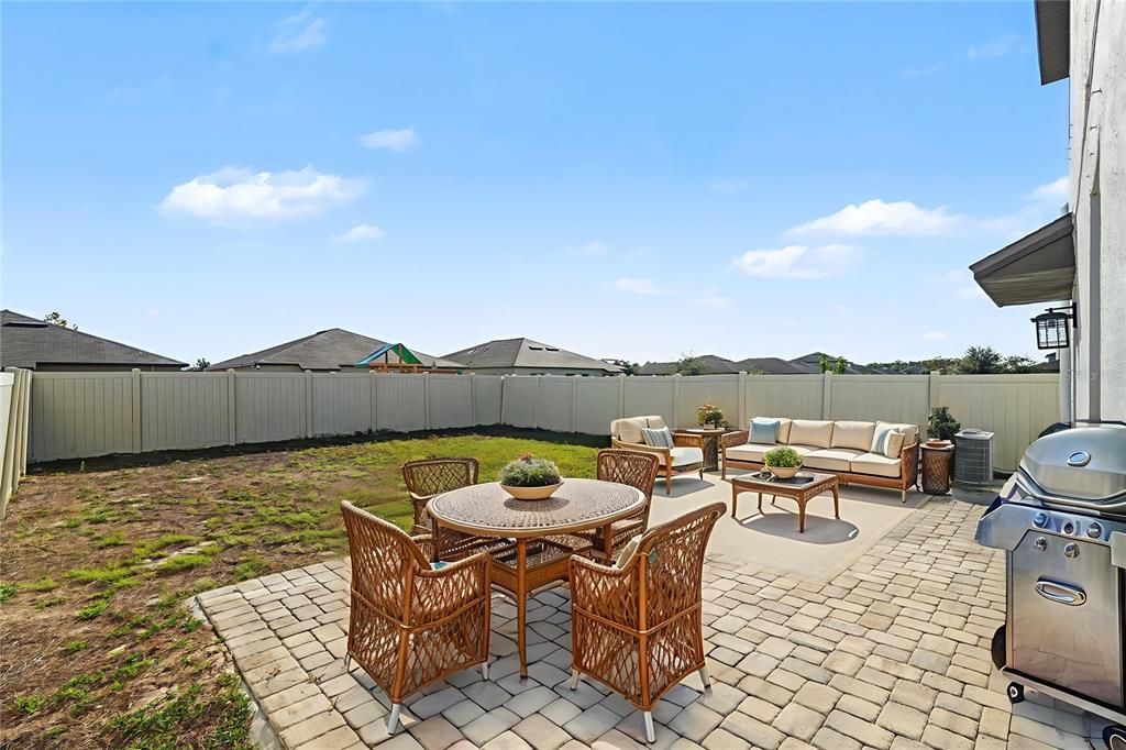 For Sale: $349,900 (5 beds, 2 baths, 2415 Square Feet)