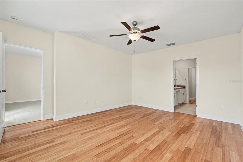 For Sale: $349,900 (5 beds, 2 baths, 2415 Square Feet)