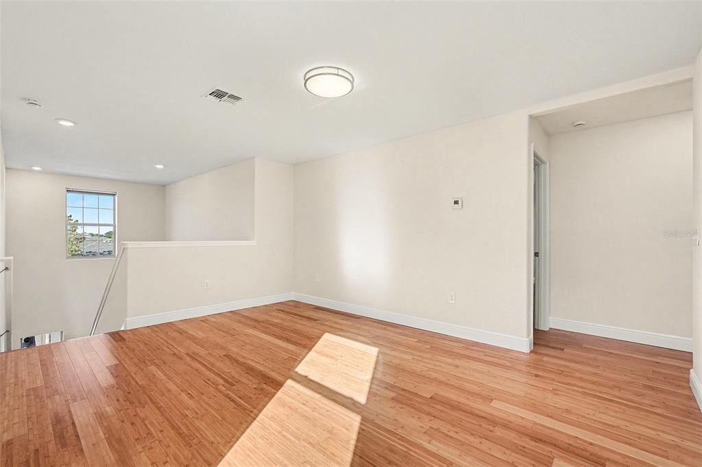 For Sale: $349,900 (5 beds, 2 baths, 2415 Square Feet)