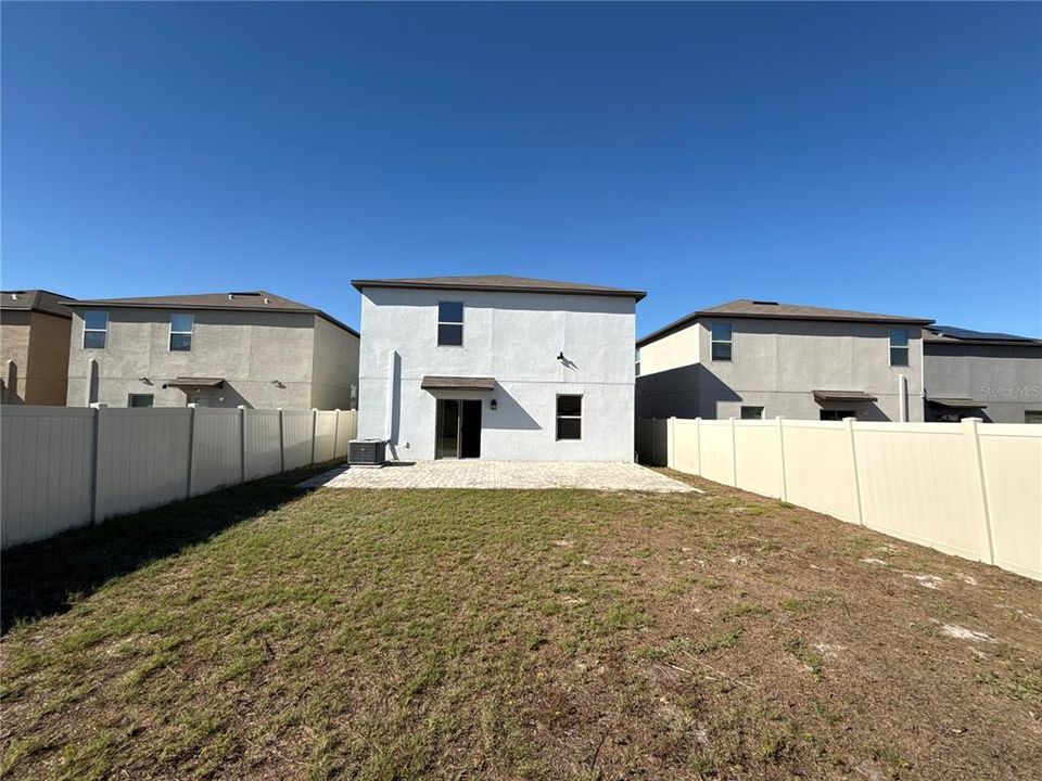 For Sale: $349,900 (5 beds, 2 baths, 2415 Square Feet)