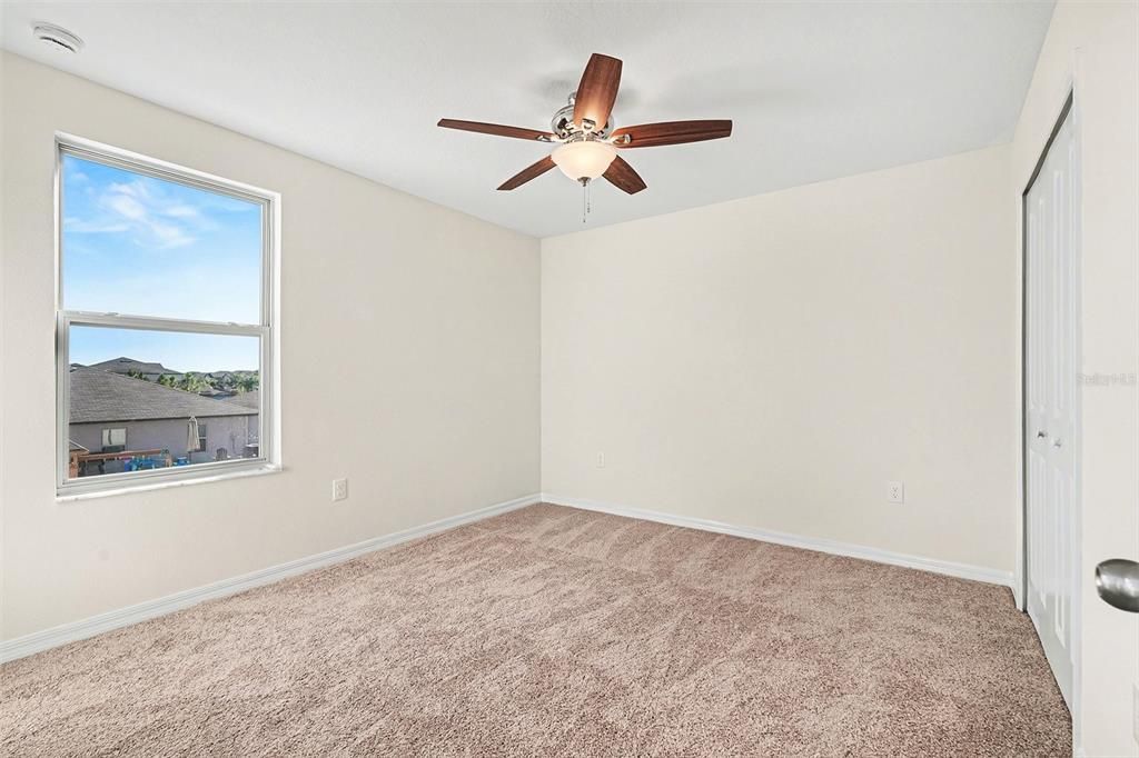 For Sale: $349,900 (5 beds, 2 baths, 2415 Square Feet)