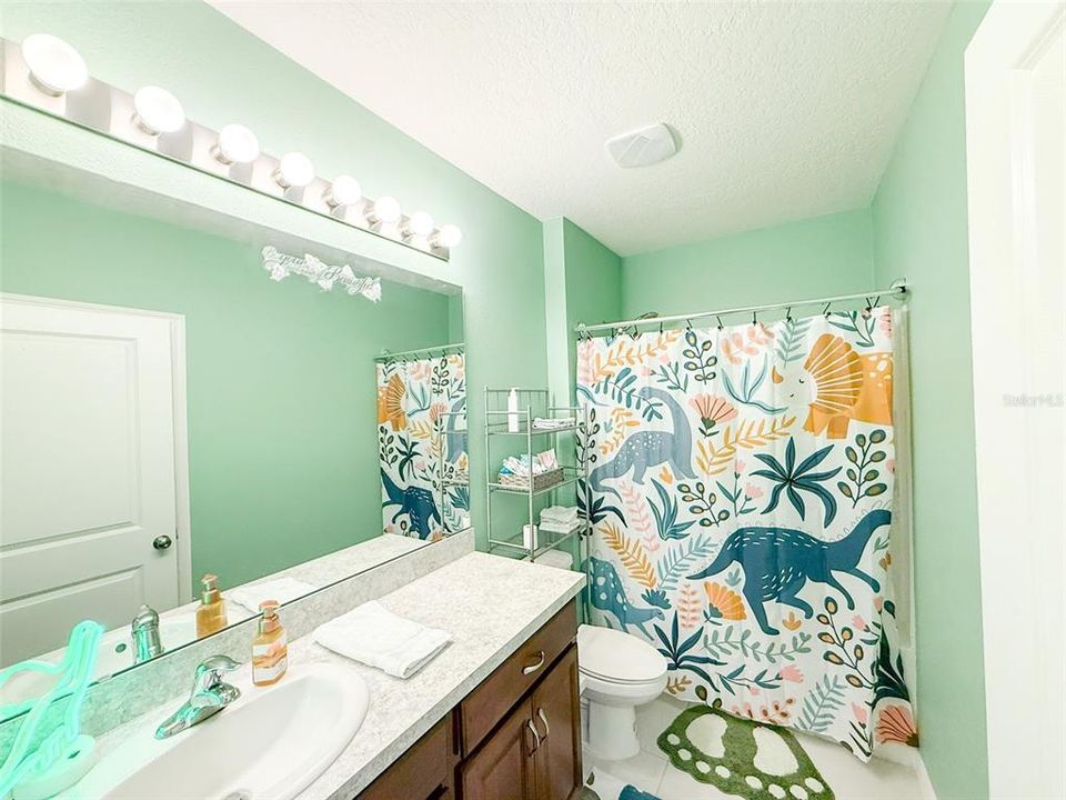 For Sale: $399,000 (4 beds, 3 baths, 2124 Square Feet)