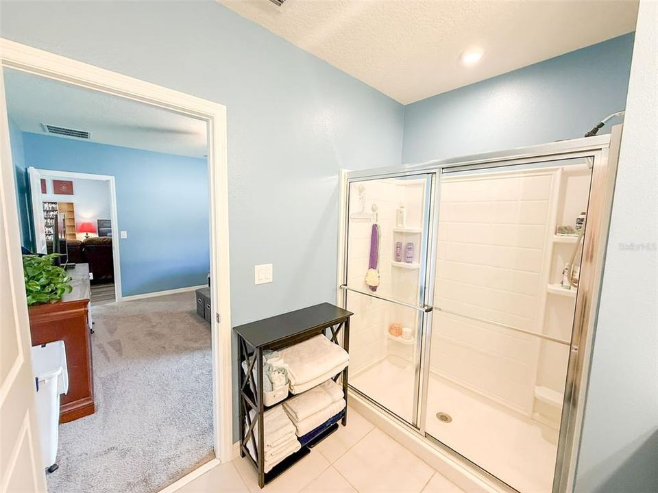 For Sale: $399,000 (4 beds, 3 baths, 2124 Square Feet)